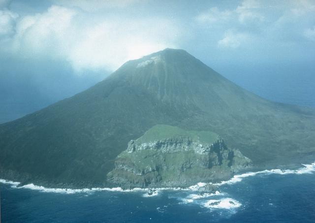 Uracas (Farallon De Pajaros)